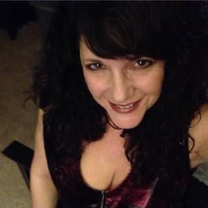 Meet your Posher, Dee